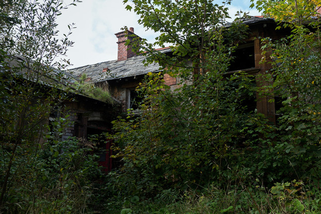 abandoned_building_photograph_01