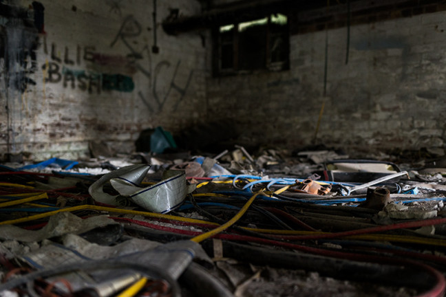 abandoned_building_photograph_03