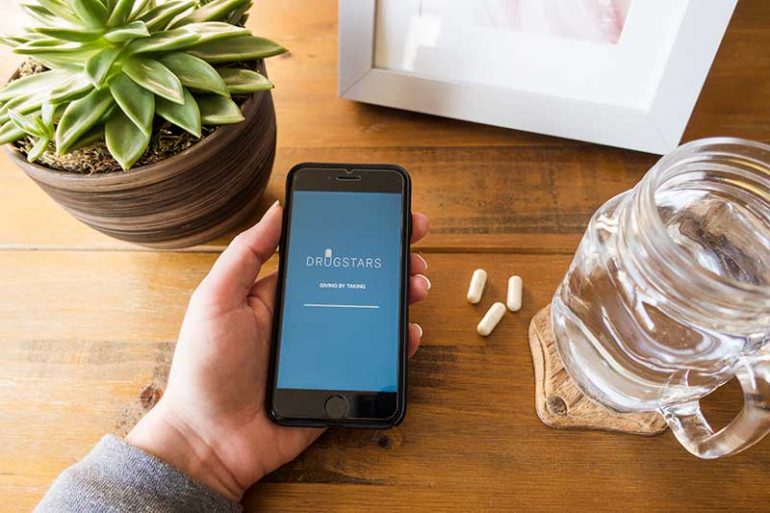 Read my DrugStars review: an app that allows you to give to charity for free by taking your medication as prescribed. Click to read how it works. #chronicillness #medication #fibromyalgia #lymedisease